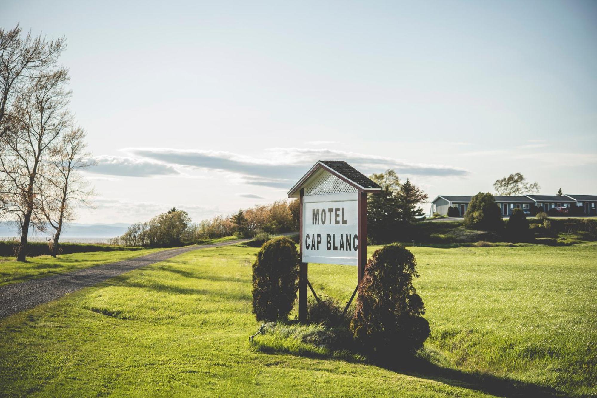 Motel Cap Blanc Kamouraska Exterior photo